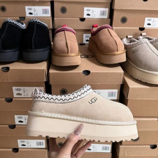 UGG Shoes Pallets