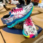 ASICS Novablast 2 Platinum US 9 sport shoes pallet