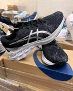 ASICS Novablast 2 Platinum US 9 sport shoes pallet - Image 2