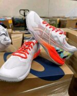 ASICS Novablast 2 Platinum US 9 sport shoes pallet - Image 4