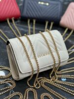 Woman bags & purse pallets for sale - Image 2