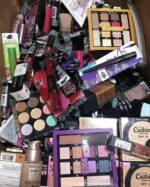 Cosmetics and makeup pallet - Image 2