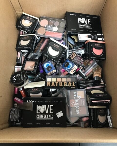 Cosmetics pallets