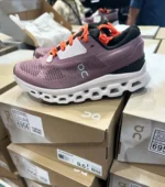 Wholesale On Cloud Sneakers Liquidation Pallets - Image 8