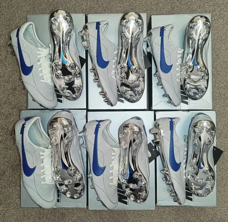 photo_2023-07-06_04-35-18-810x789-1.webp Soccer Cleats Pallet - Image 1