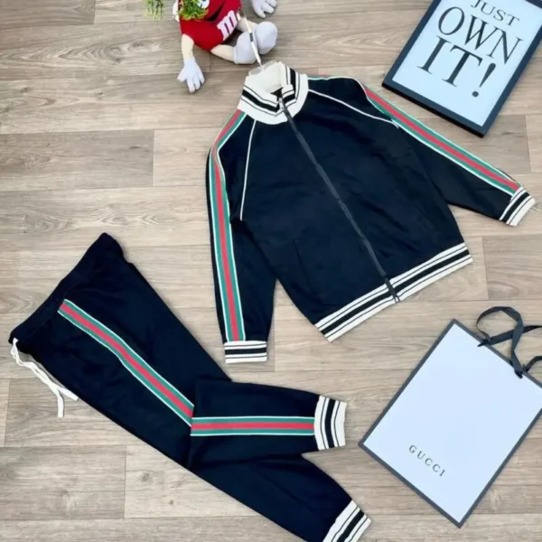 Tracksuit Sweatsuit Pallets