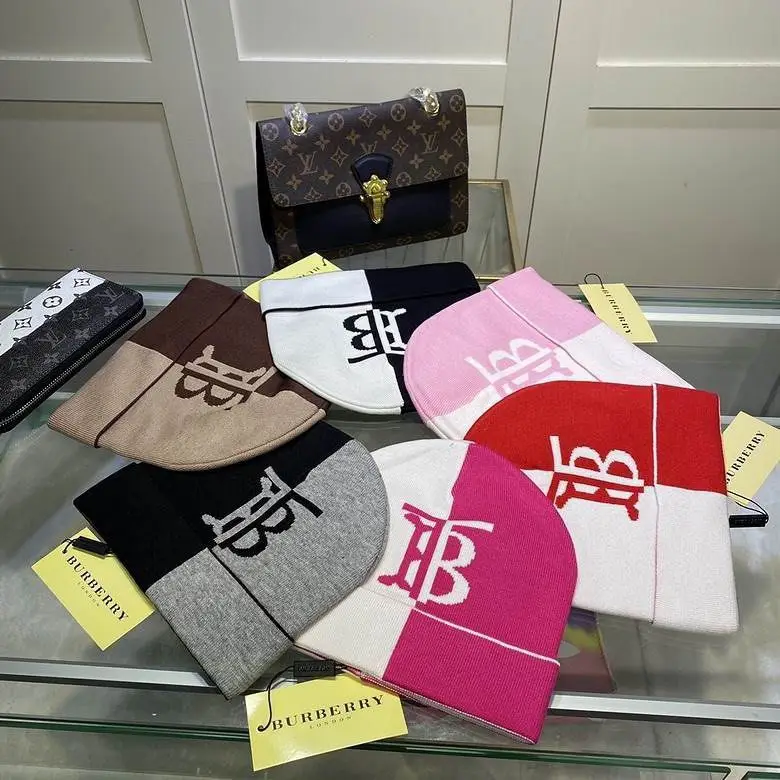 photo_2023-07-15_17-37-03.webp Designer Beanies Pallets - Image 1