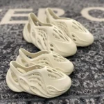 Yeezy Foam Runner Pallets - Image 5